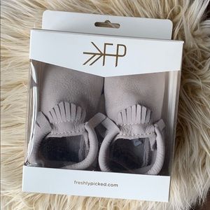 Freshly Picked Moccasins, size 6